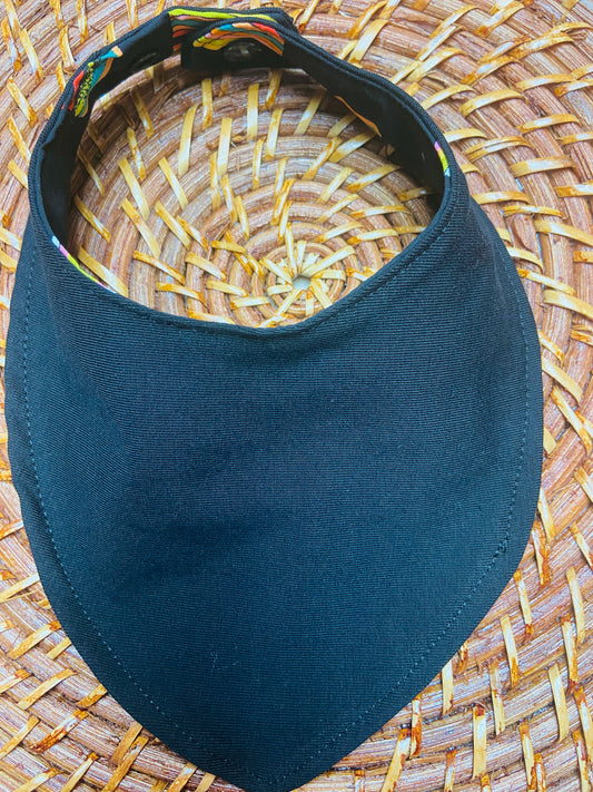 Bavoir arc-en-ciel fluo