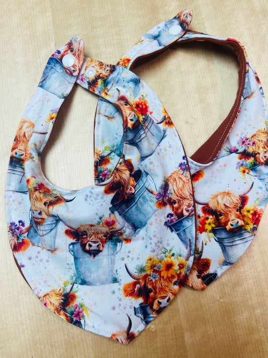 Bavoir Highland fleurit