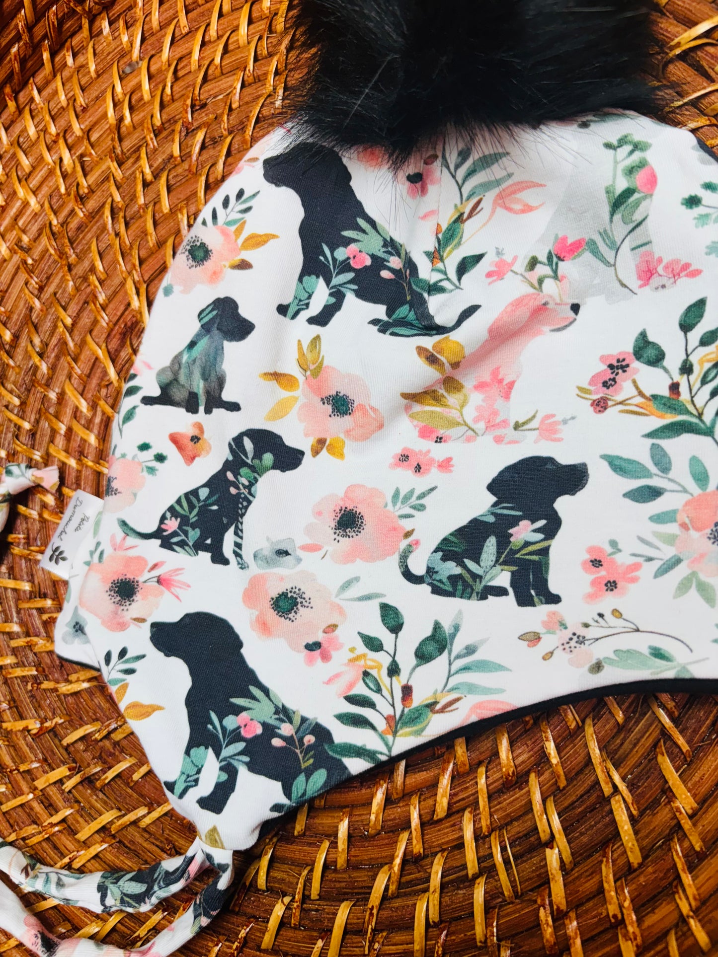 Tuque chien fleurit