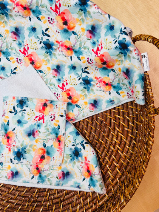 Serviette fleur colorée